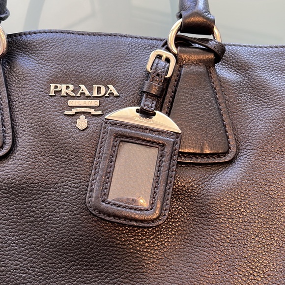 Woman’s Prada bag black large leather zipper - Picture 16 of 16